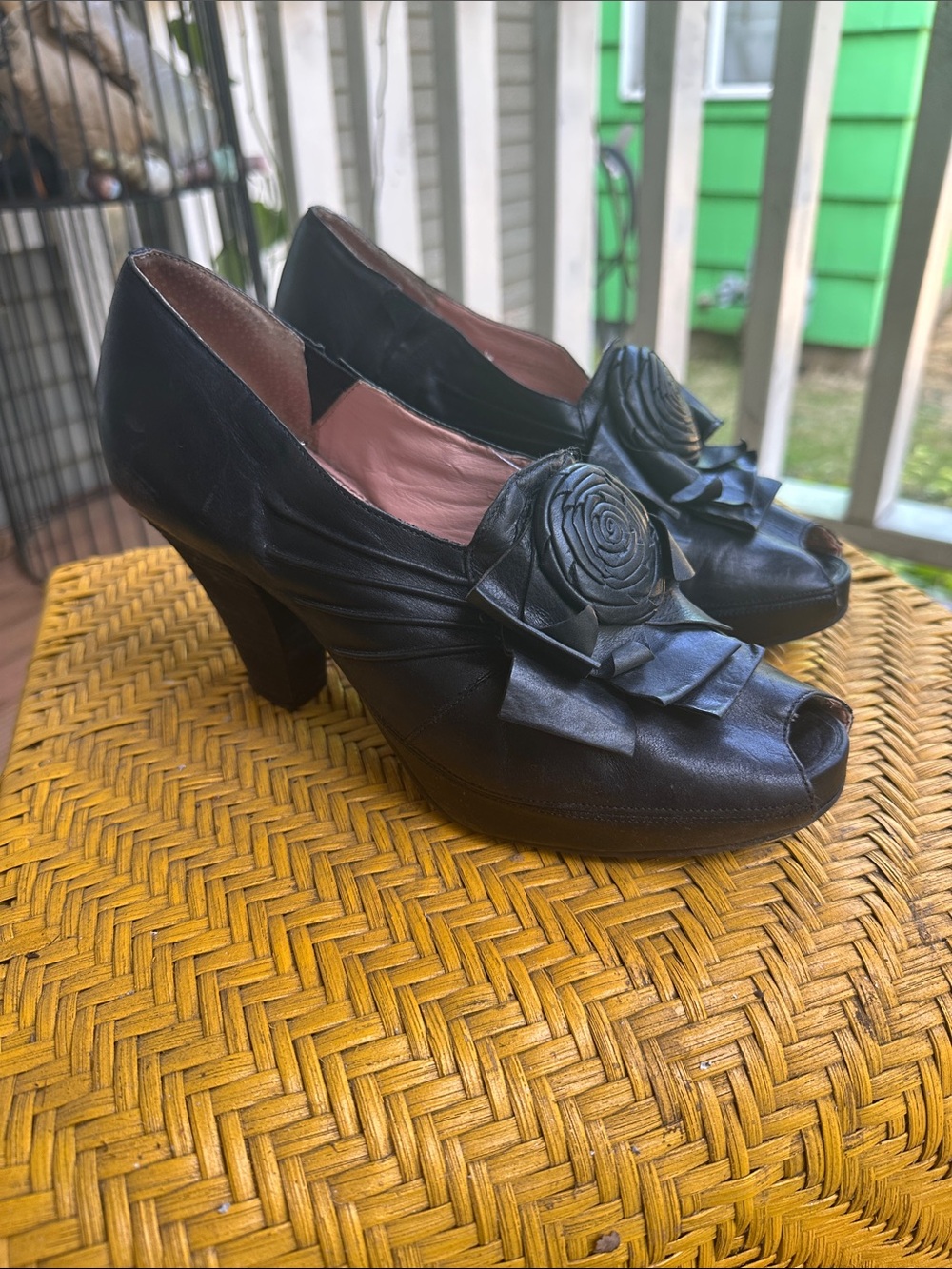 Anthropologie Miss Albright Bouquet of Roses Peep Toe Leather Platform Heels 10